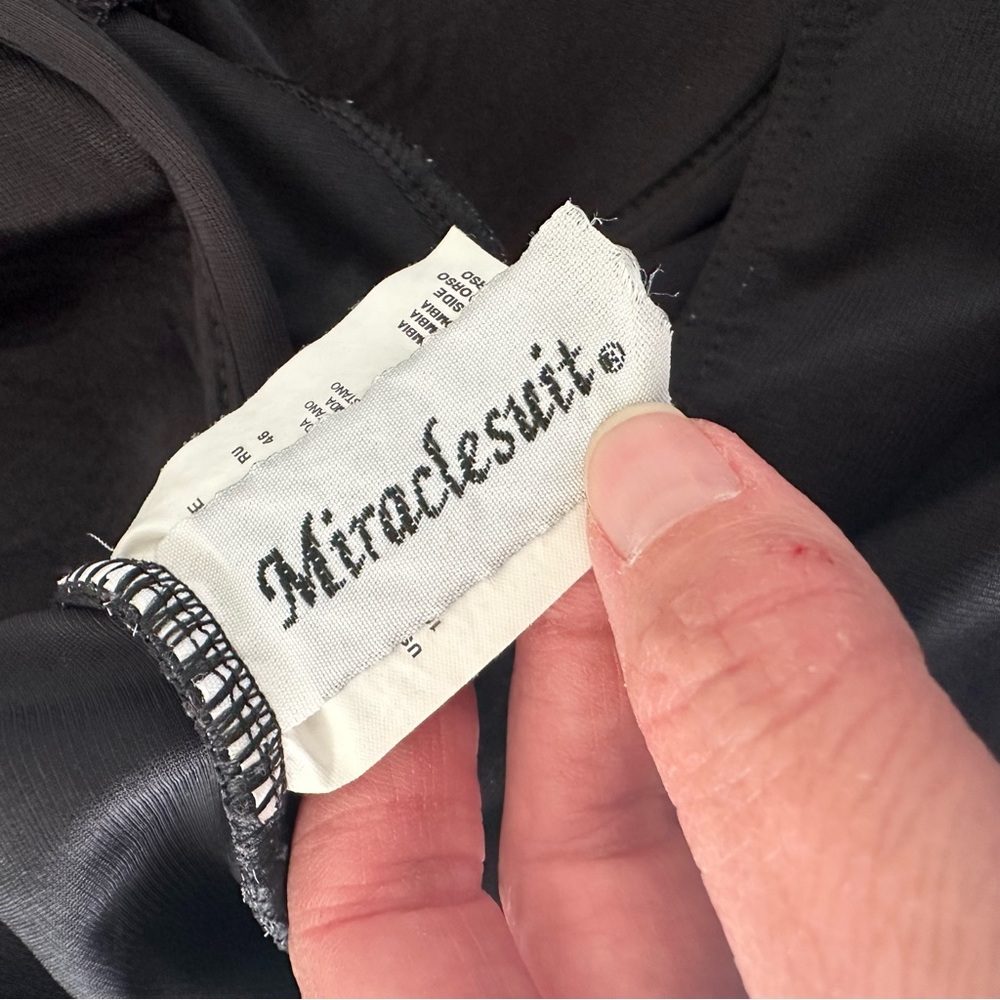 MIRACLESUIT Must Haves Escape Underwire One-Piece black swimsuit ladies size 10 - Picture 4 of 9